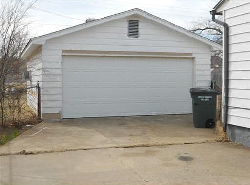 2nd image of 4520 SE 27th St