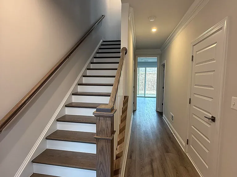 1362 Laconia Ln — Photo 2