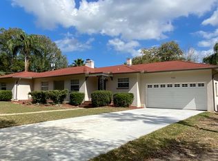 710 N Palm Ave, Howey In The Hills, FL 34737