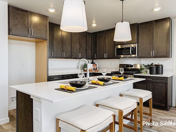 7th image of this home