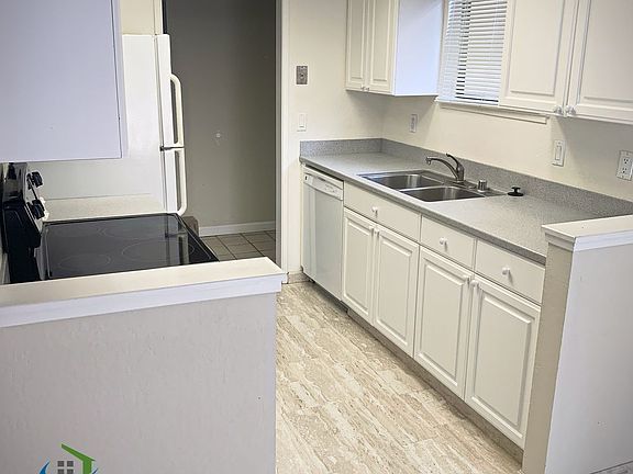 2nd image of 887 Cherry Creek Cir