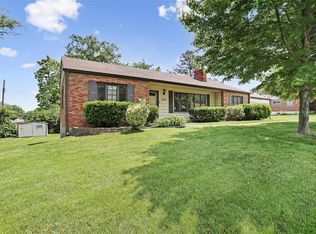 8808 Watson Woods Ct, Saint Louis, MO 63126