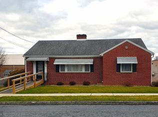 216 Harrison Ave, Waynesboro, PA 17268