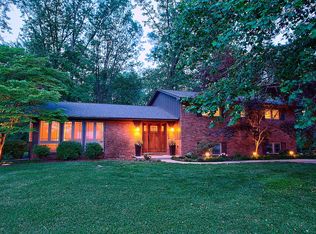 18 Saint Joseph Dr, Lebanon, IL 62254