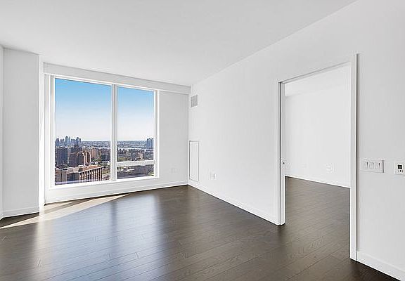 3rd image of 252 South St #34H