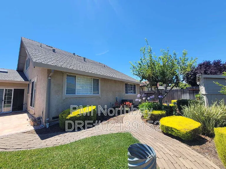 2842 Vista Grande — Photo 20