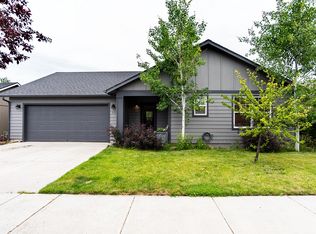 3151 SW Juniper Ave, Redmond, OR 97756