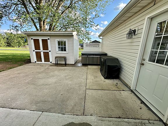 3rd image of 644 Lancaster Rd