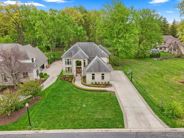 9 Cabri Ln, Dearborn Heights, MI 48127