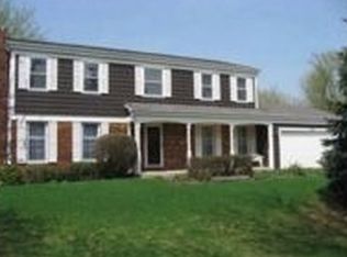 328 E Winchester Rd, Libertyville, IL 60048