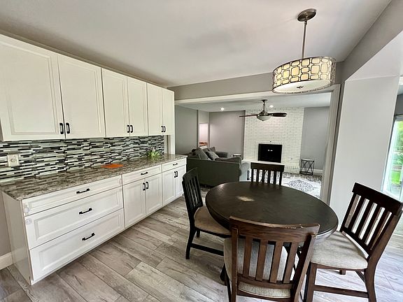 3rd image of 25107 Wildwood Dr