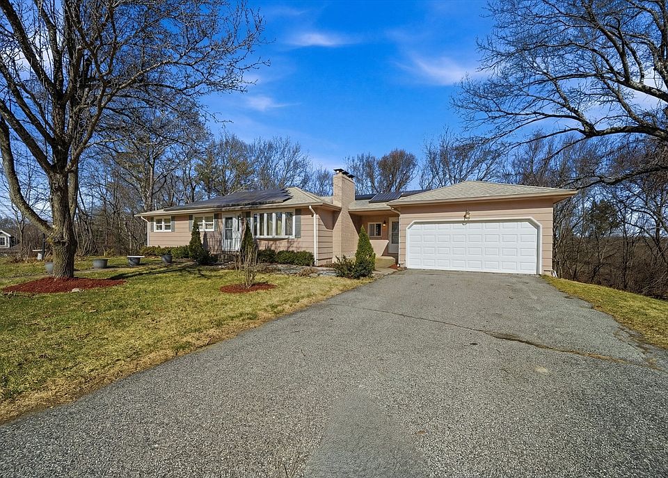 1st image of 6 Brenda Dr