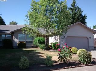 2298 NW Parkdale Ave, Roseburg, OR 97471