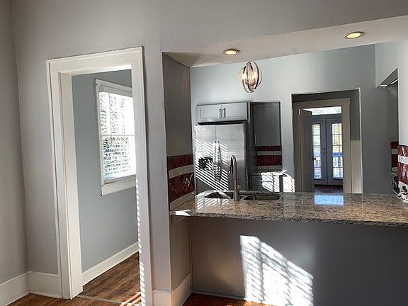 5th image of 1579 Olympian Way SW