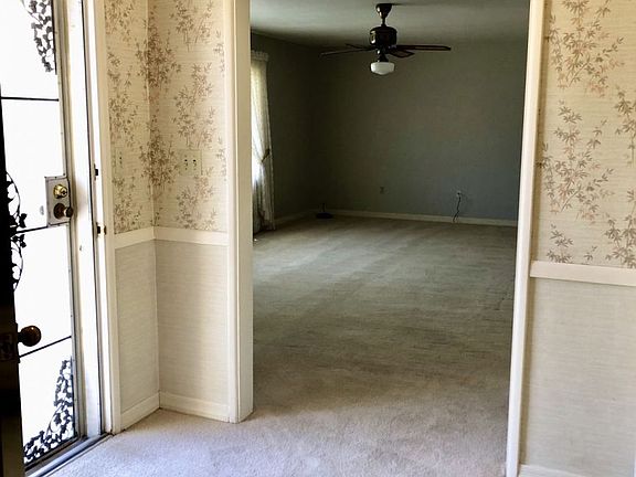2nd image of 1008 S Central Ave