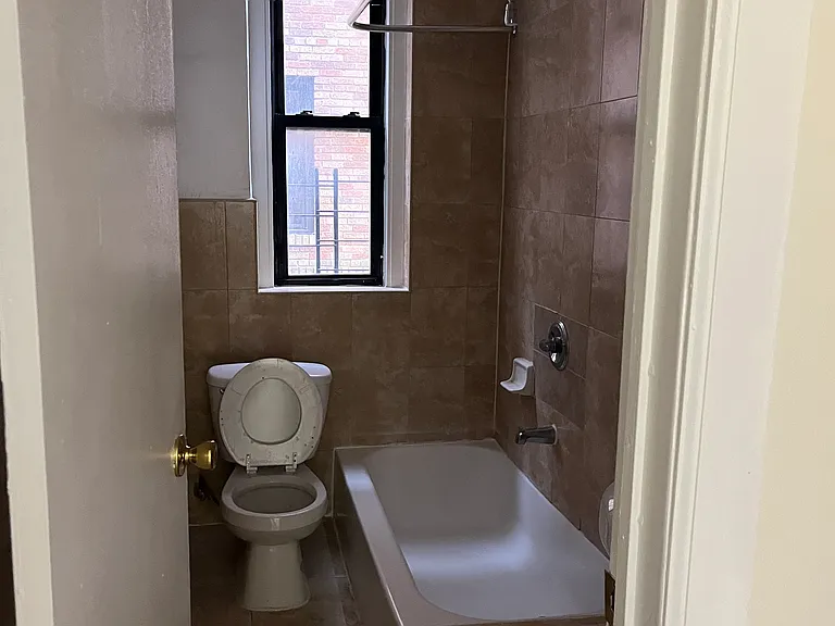 3534 Bronx Blvd #3 — Photo 9