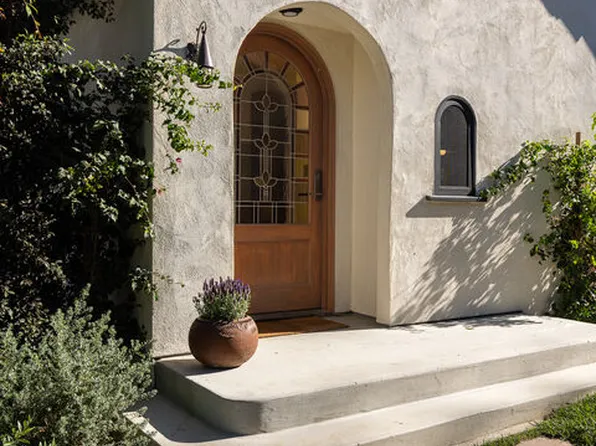 5906 Foothill Dr, Los Angeles, CA 90068