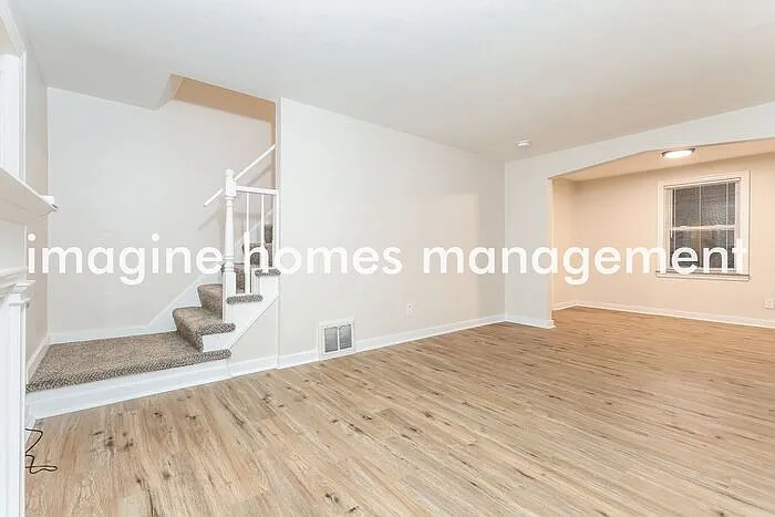 3 bed, 2.0 bath, 1000 sqft, $2,250 — Photo 2