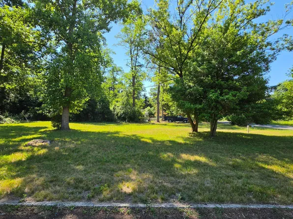 29 Mary St, Wrightstown, NJ 08562