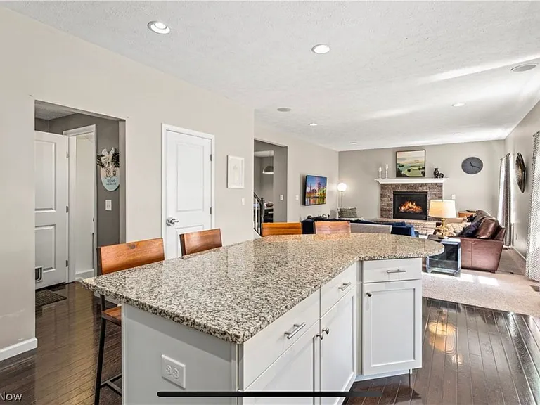 10267 Flagstone Dr — Photo 7
