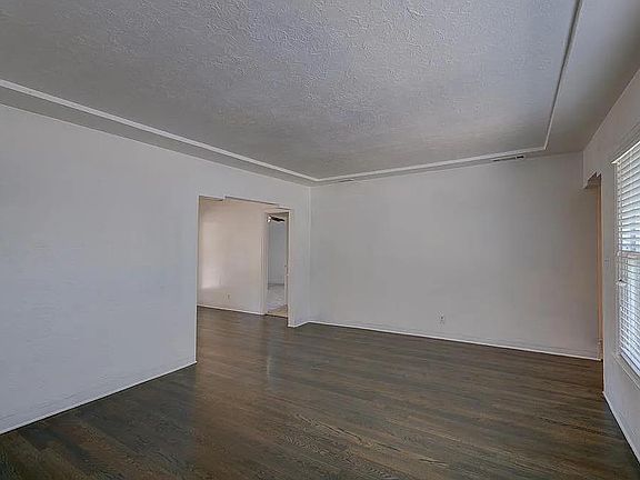 3rd image of 44 E Garland Ave