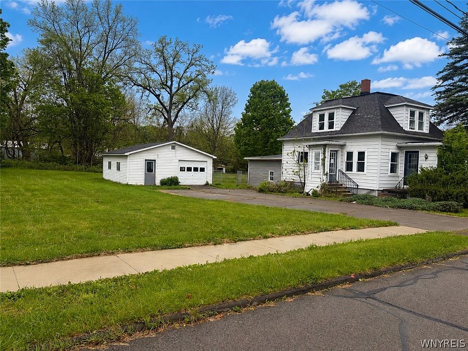 1st image of 83 Mechanic St