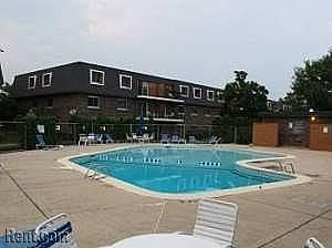1st image of 3857 N Parkway Dr APT 2C