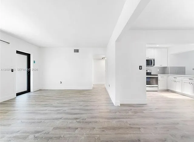 1700 SW 64th Ave — Photo 5