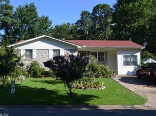 1601 E Twin Lakes Dr, Little Rock, AR 72205