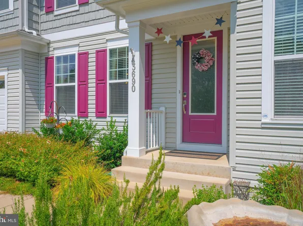 43690 Wild Iris St, California, MD 20619