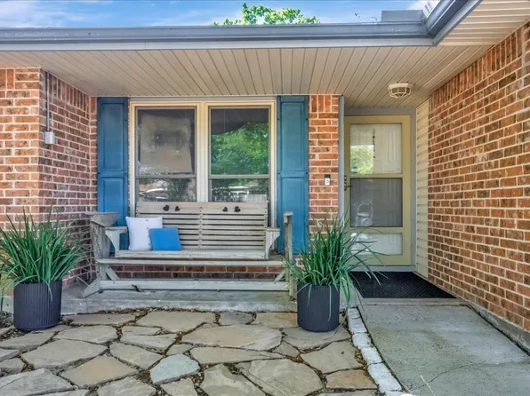 1403 Newport Blvd, League City, TX 77573