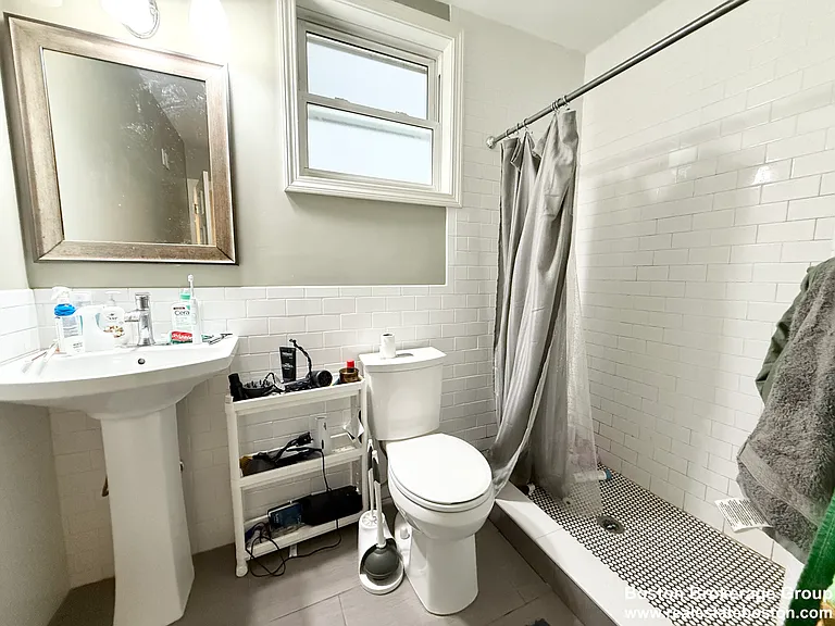 110-112 Chester St #1 — Photo 9