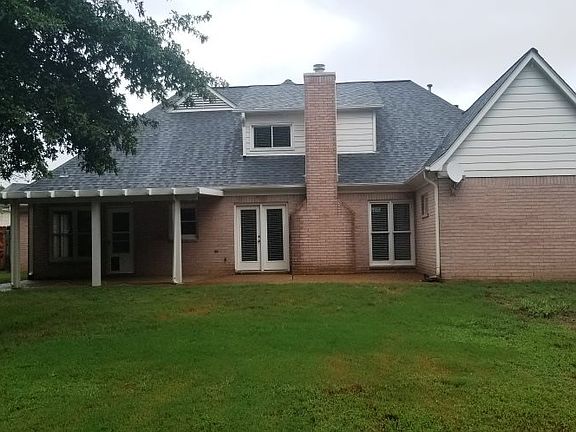 4th image of 329 Spruce Glen Cv