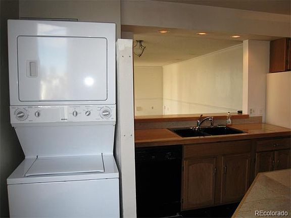 4th image of 1625 Larimer St APT 605