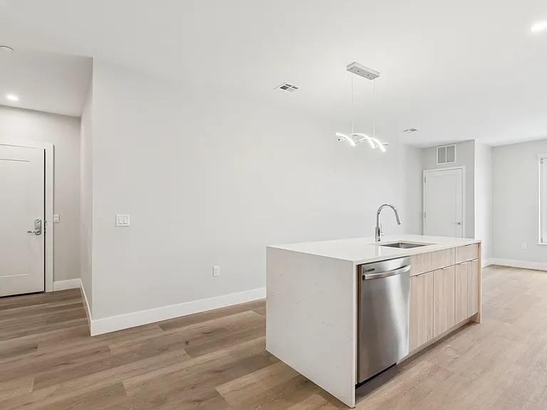 6810 Polk St — Photo 18
