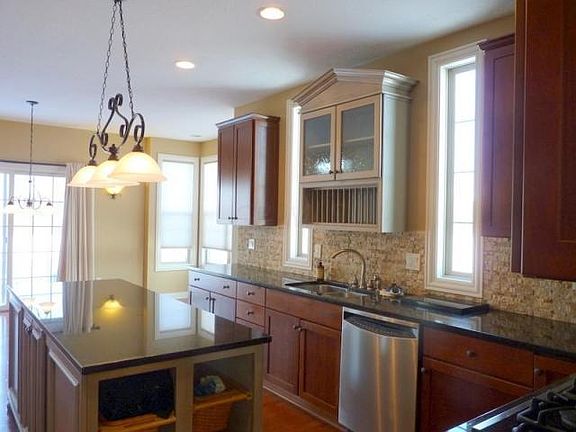 4th image of 2945 Pebble Dr