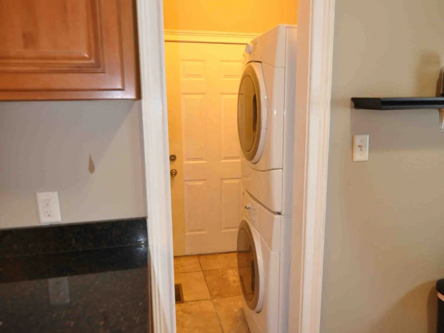 3 bed, 1275 sqft, $1,950 — Photo 4