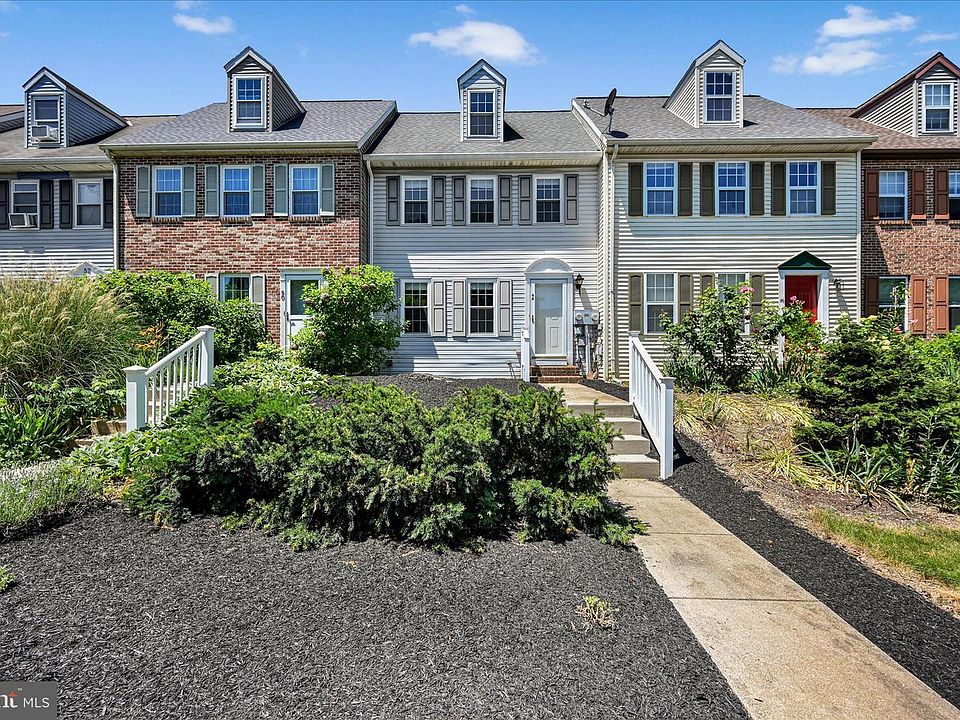 1st image of 48 Pennwick Dr