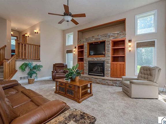 5th image of 201 Cranberry Ct