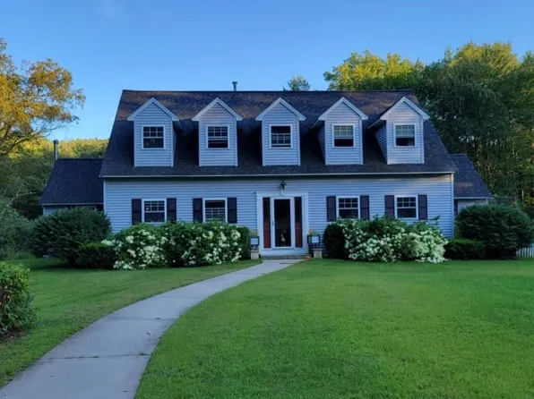 4 Nancy Avenue, Pelham, NH 03076