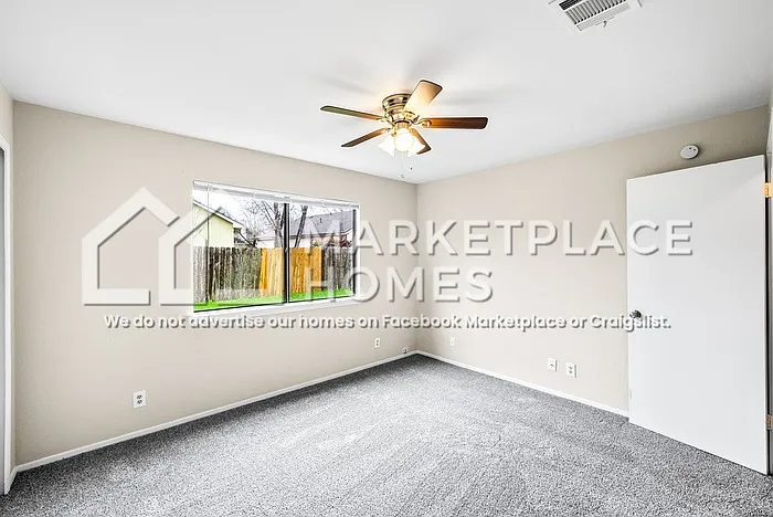 1001 Greenbriar Loop — Photo 11