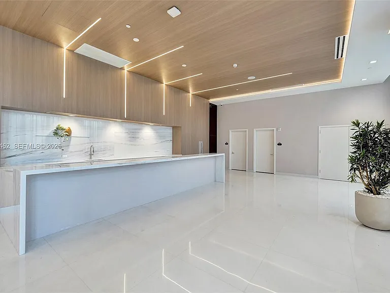 1170 E Hallandale Beach Blvd #1111 — Photo 47
