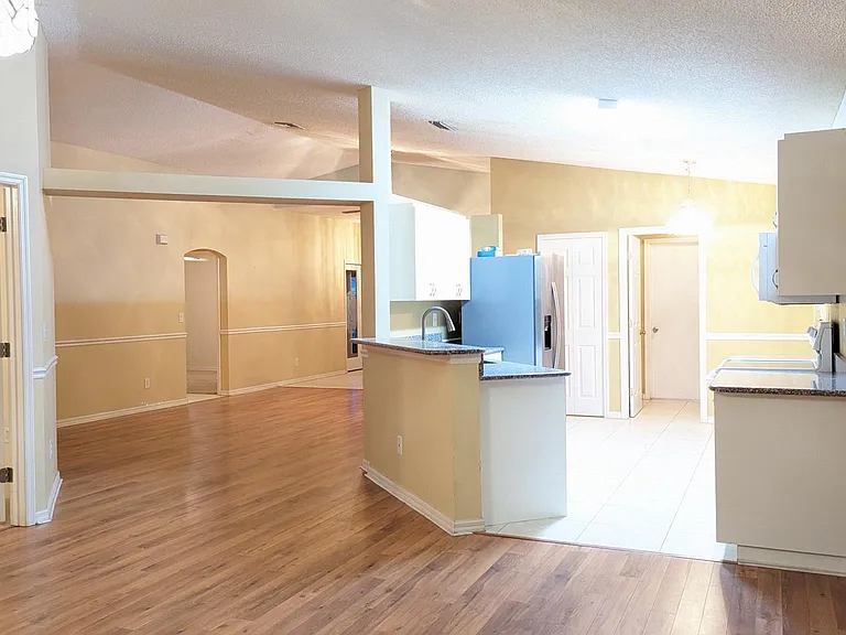 2097 Deercroft Dr — Photo 8