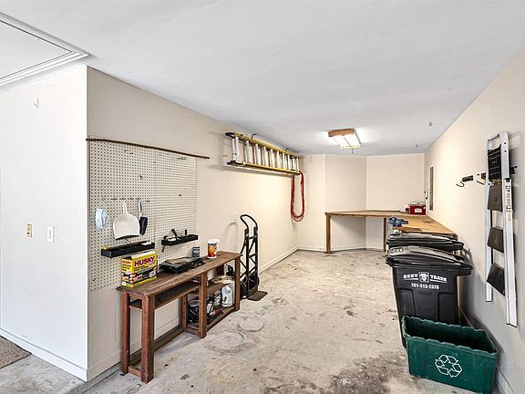 5th image of 24123 Northshire Ln