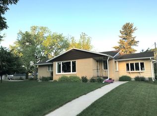 206 S Eskridge St, Dows, IA 50071