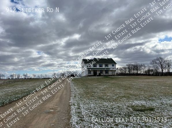 912 Snedeker Rd N