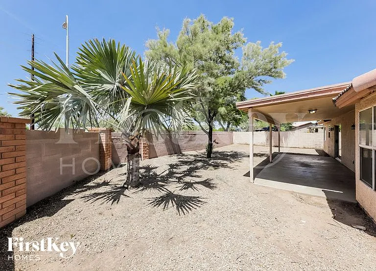 2222 N 90th Ln — Photo 15