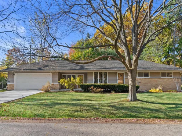 2335 West Marne AVENUE, Glendale, WI 53209