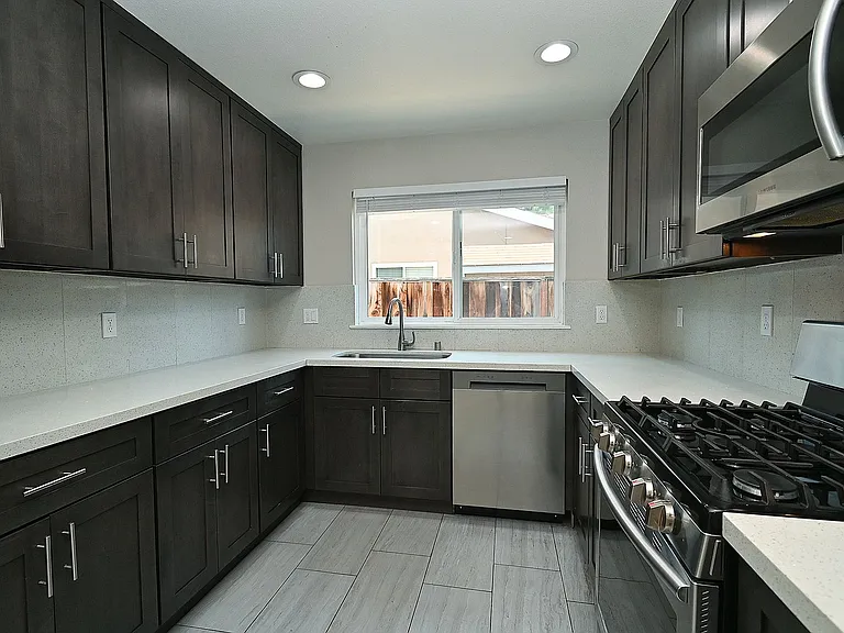 3332 Hogarth Pl — Photo 22