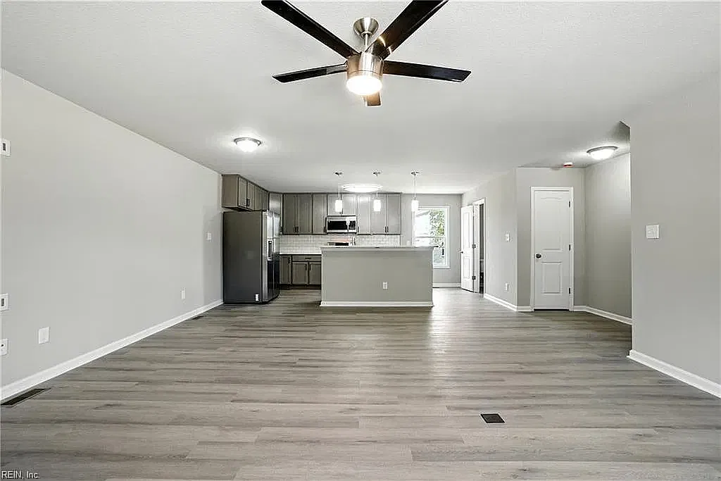 3 bed, 3.5 bath, 1770 sqft, $2,450 — Photo 4